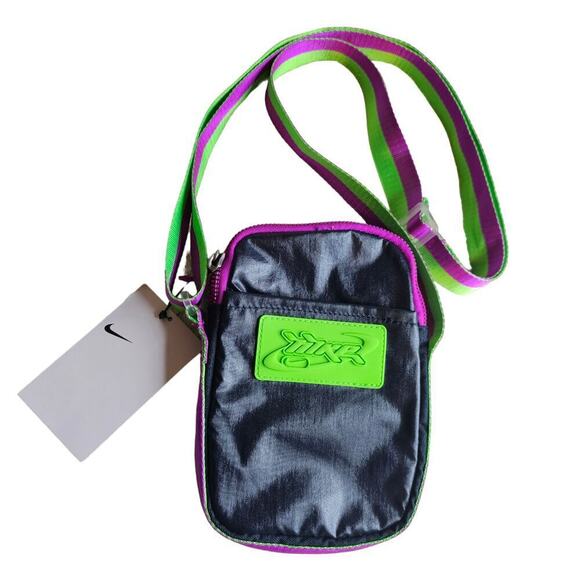 Nike NWT Small Crossbody bright bag. Active. Outdoors. Black Green. Lightweight - Picture 1 of 10
